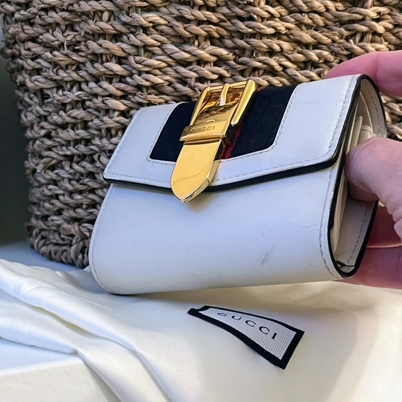 AUTHENTIC Full Set GUCCI SYLVIE LEATHER WALLET TRI FOLD WHITE & GOLD - Picture 9 of 12